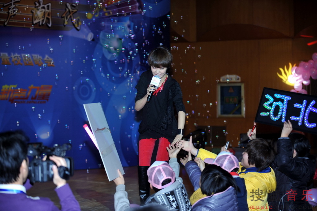 校园音乐视频大全 Img3190416_f.jpg