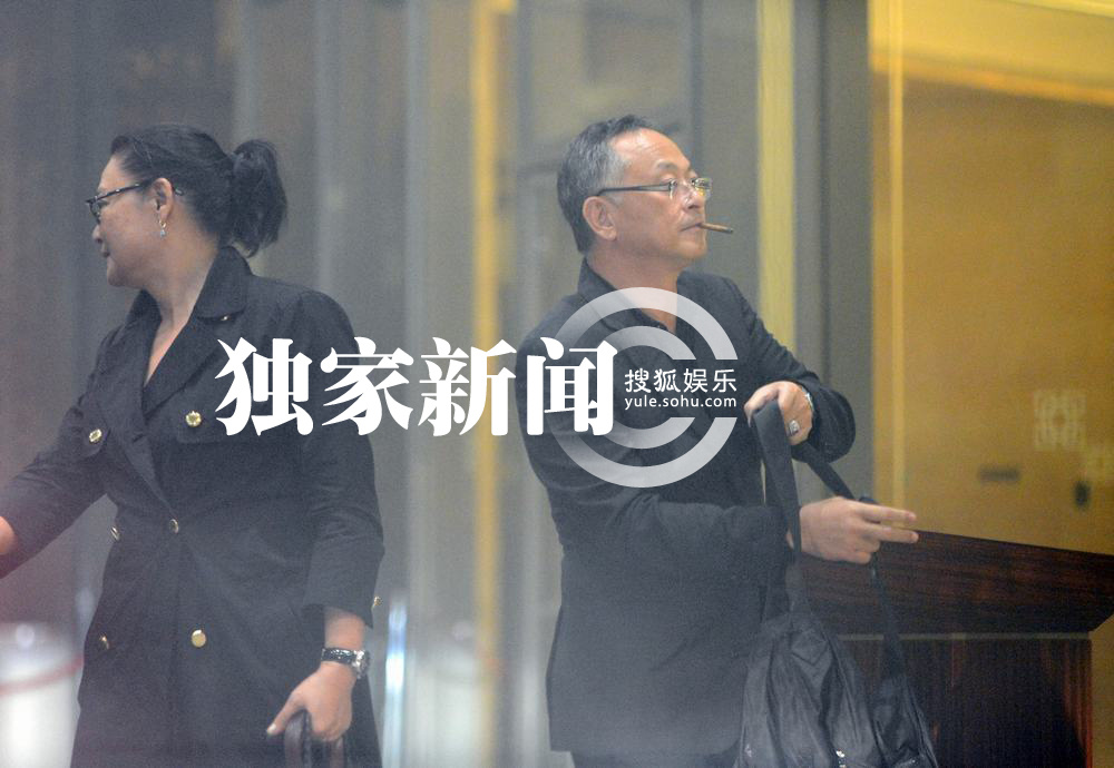 约老总看电影_看电影图片