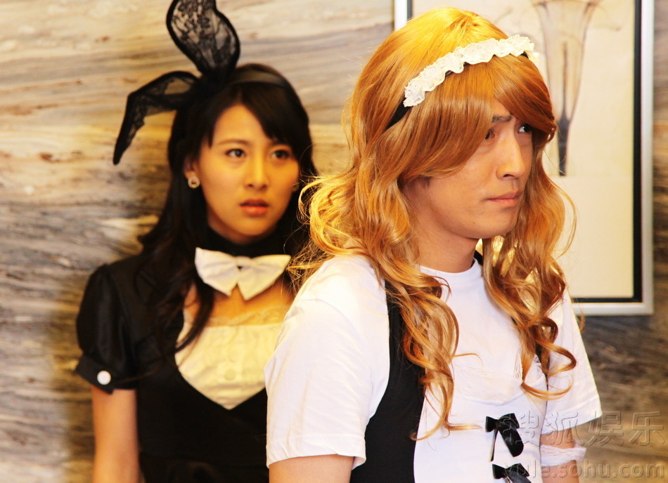 贾青《囧人》黑丝制服诱惑 张博牺牲玩反串-幸