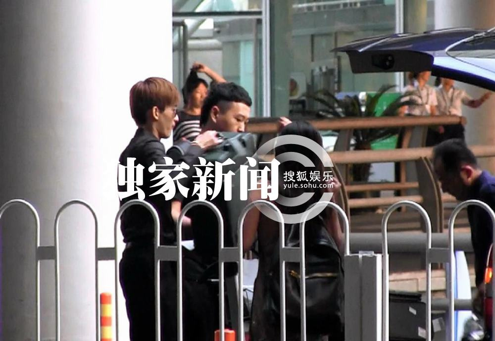 独家:张翰帅气回京 花儿与少年再聚首