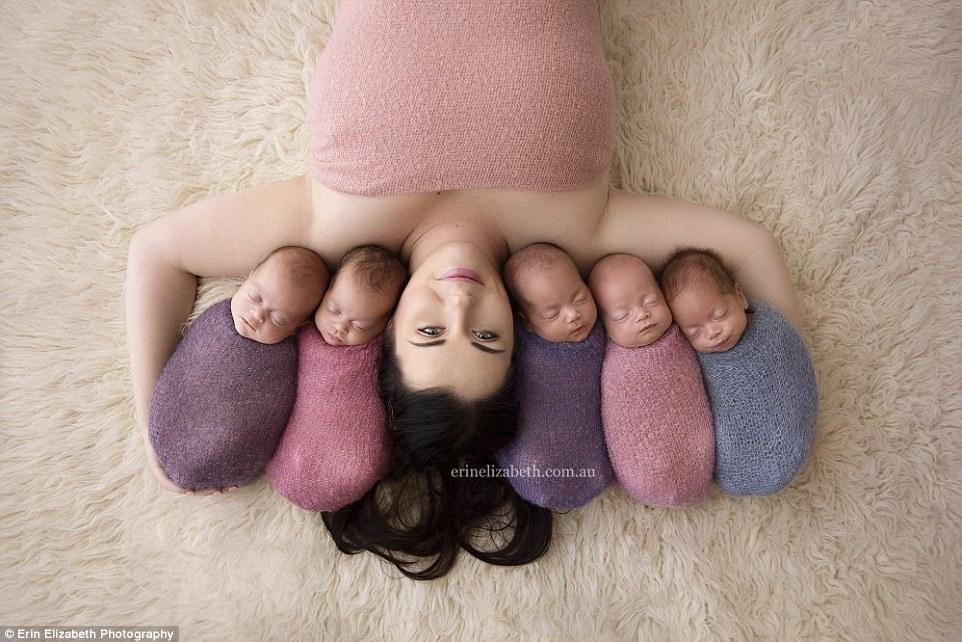 襁褓中婴儿的照片 Img8457528_f.jpg