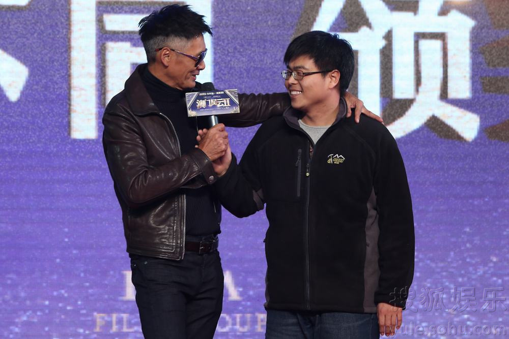 小龙虾每亩一年收入_明星一年的收入