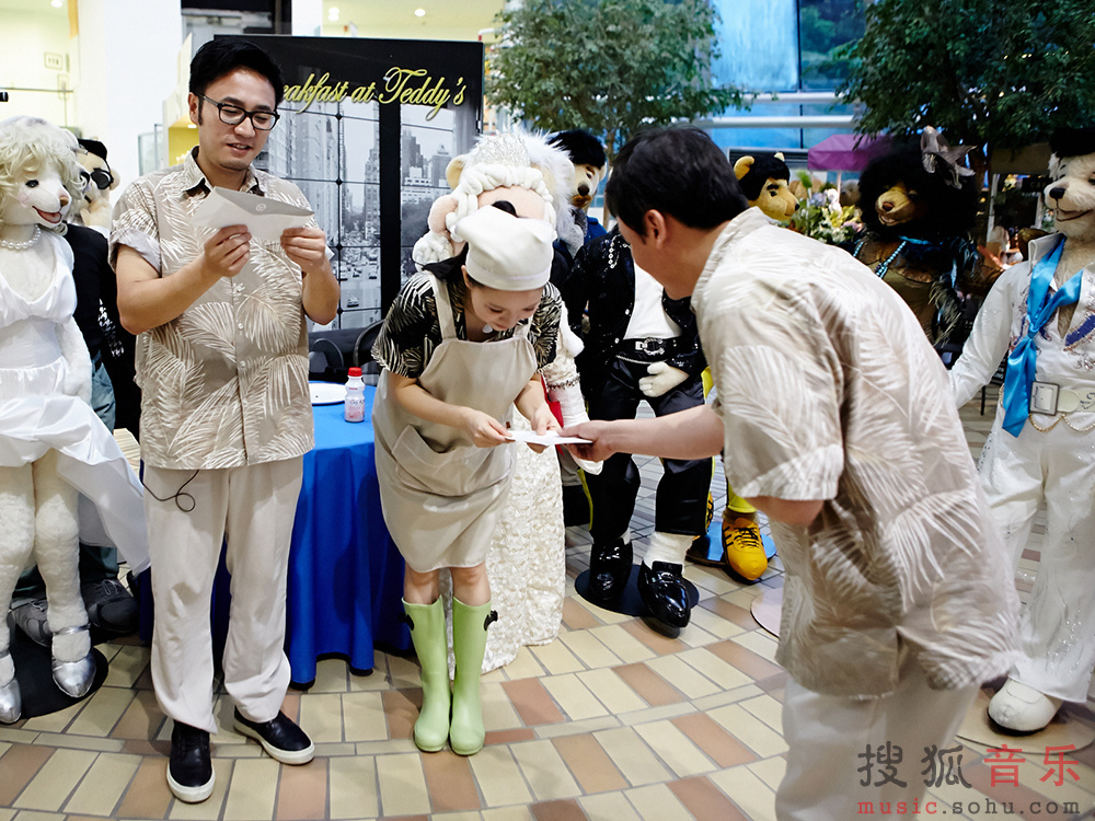 患难中能唱歌歌谱