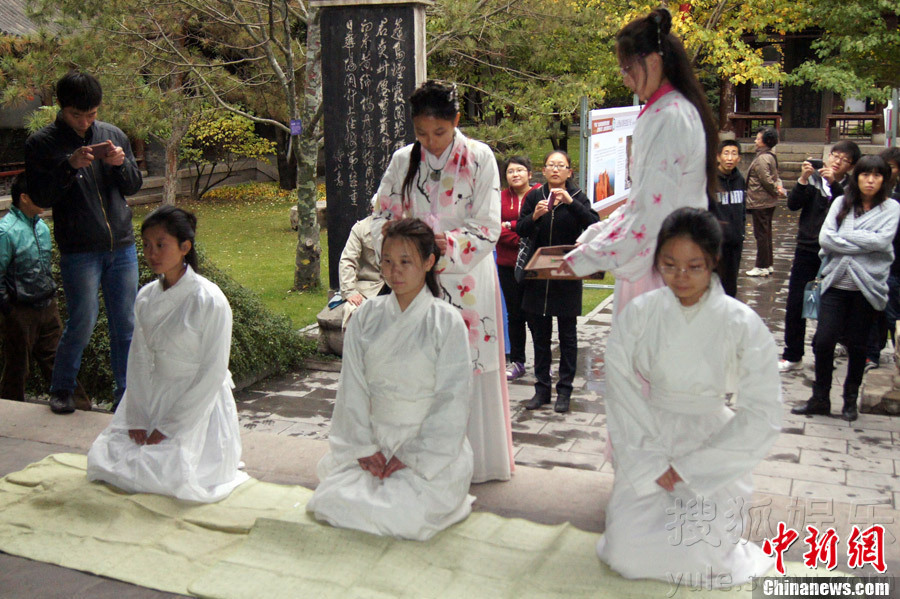 中式汉服成人女生穿搭,中式汉服成人女生穿搭图片