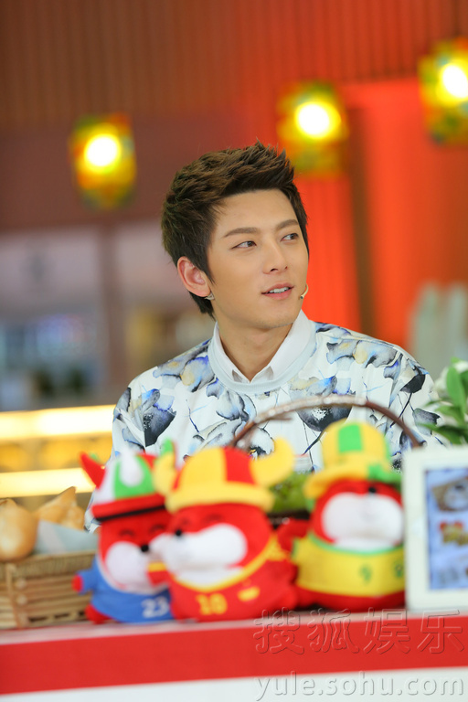 内马尔1\/4日本血统之谜 球星梅西C罗收入大揭