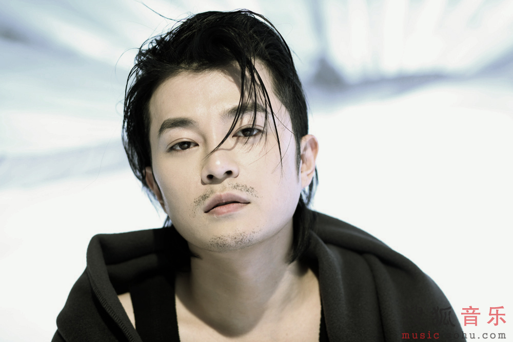  金城武 发型_ 金城武最新 发型_金城武长发发型