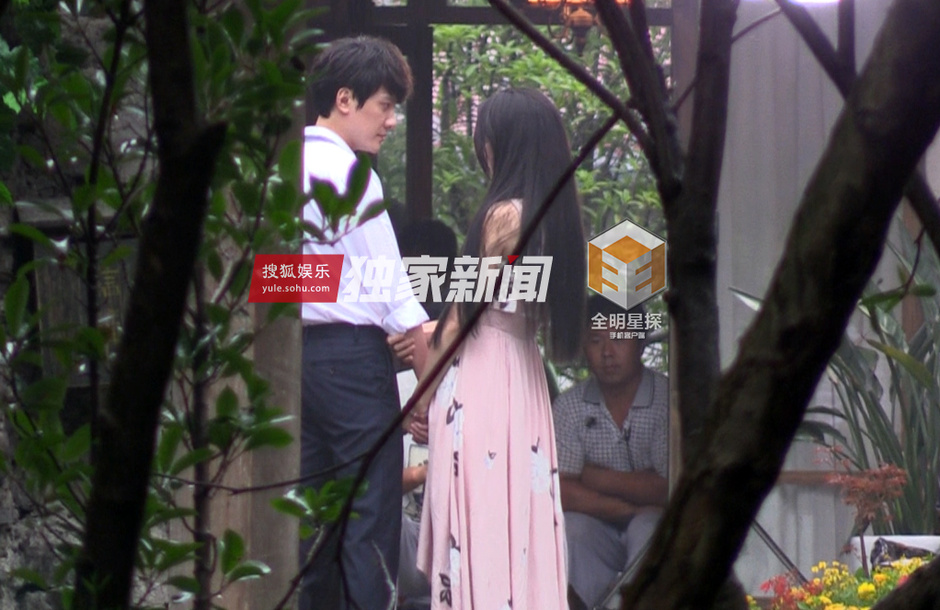 独家:林允知道?冯绍峰郭碧婷戏中牵手显甜蜜8
