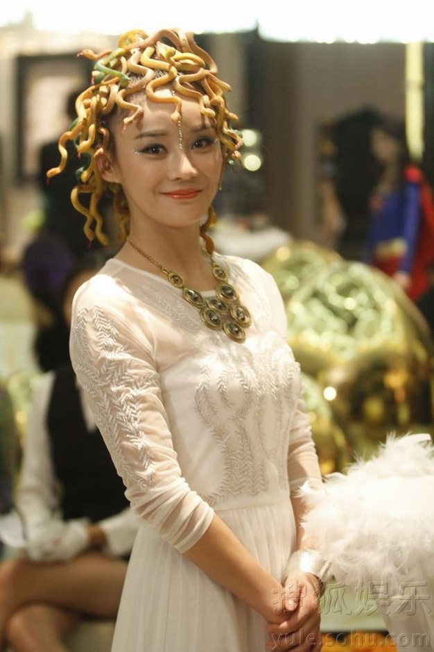 袁姗姗《天涯》凹美杜莎造型 无惧被叫退娱乐