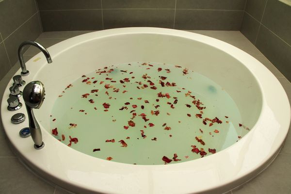 酒店最怪异投诉 服务员太帅上榜6607800