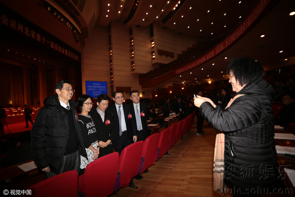 宝宝来了!王宝强携两份提案参加河北政协会议(图)