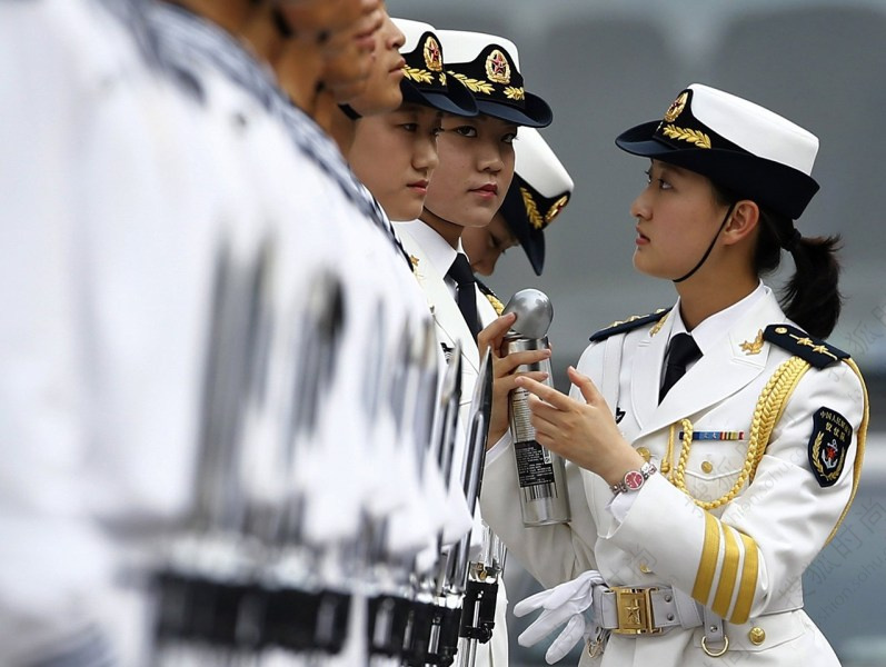 葡萄牙总统访华 三军仪仗队女兵引关注