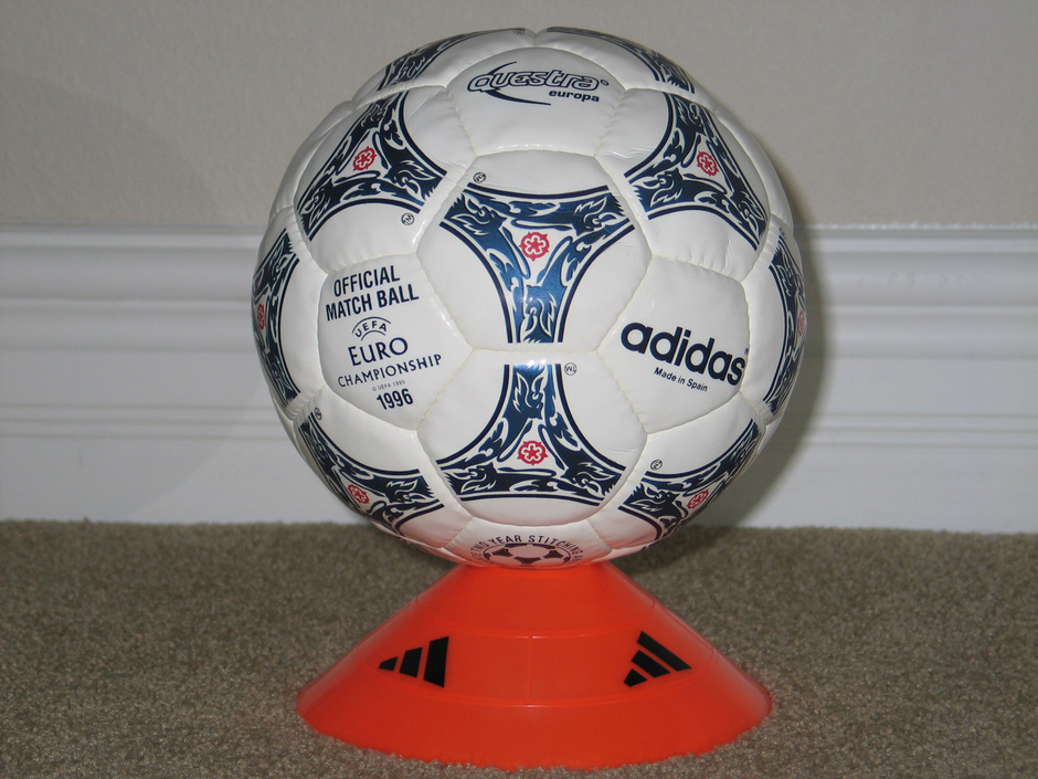 历届欧洲杯用球:六届大赛无名 探戈世界开先河