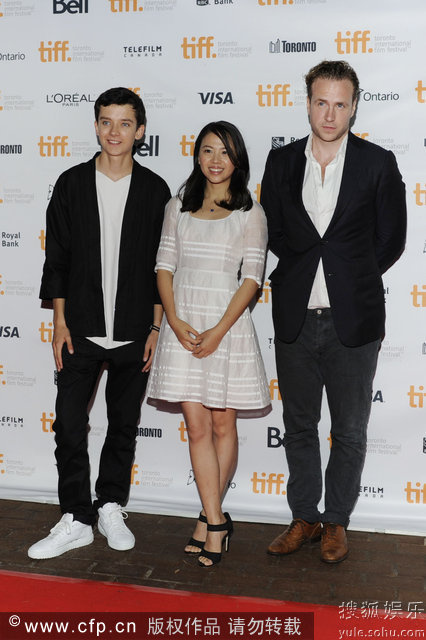 焦阳白裙显清纯 多伦多当地时间9月5日,《x y》在2014多伦多电影节