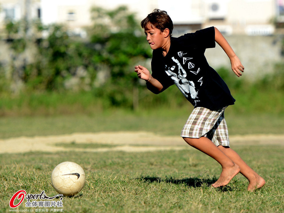 巴西小孩足球水平高吗,巴西小孩足球水平高吗知乎