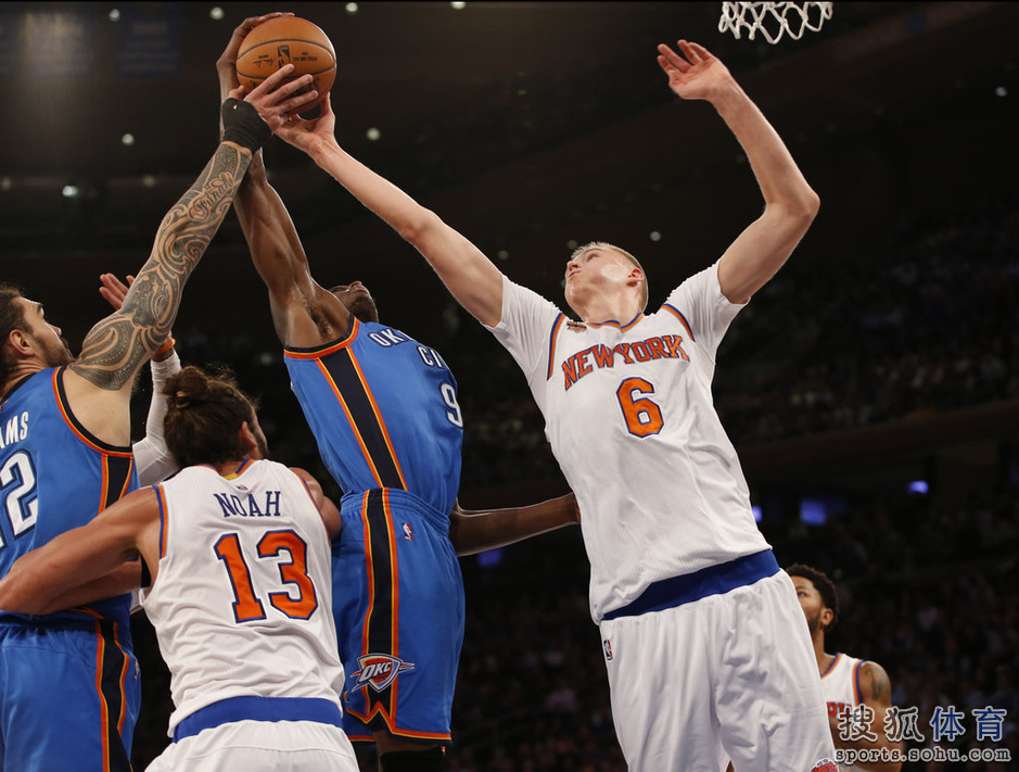 高清:雷霆战尼克斯 威少弹跳与波神长臂谁逆天