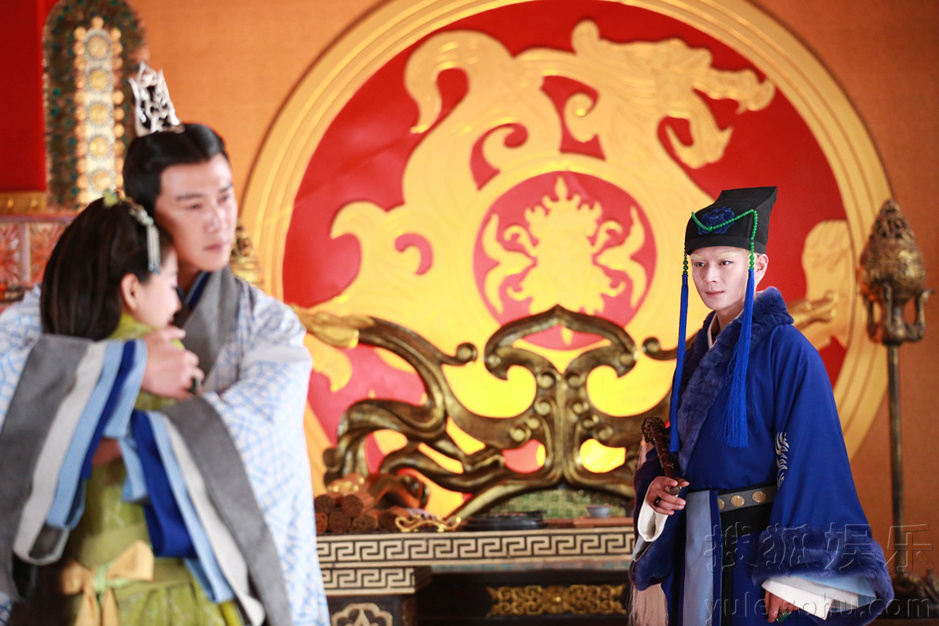  云中歌>刘冠翔美貌抢镜 网友:女主从此是路人