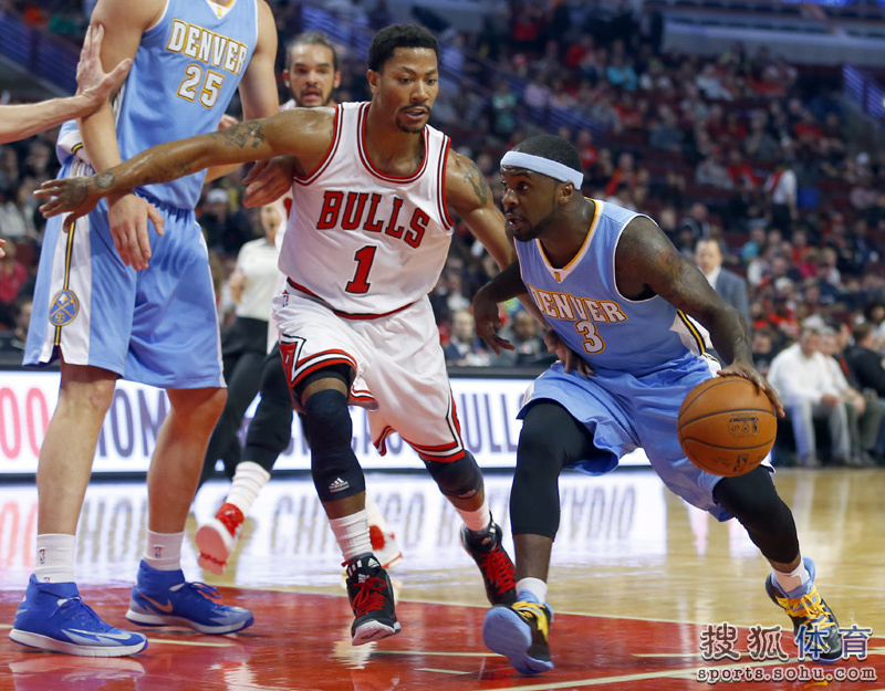 高清图:公牛VS掘金 加索尔勇猛封堵罗斯PK劳