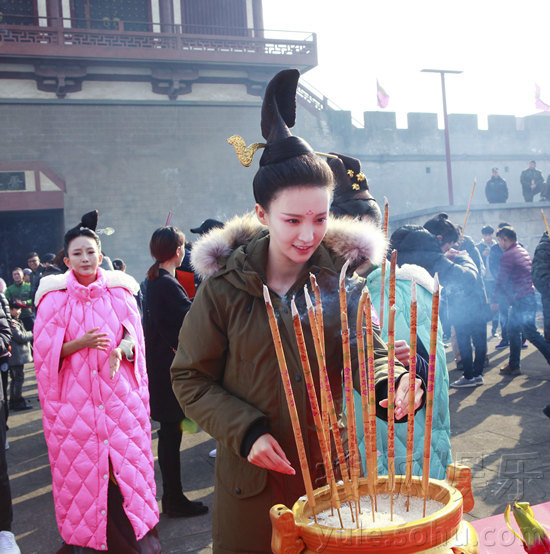 《萌妃驾到》开机 金晨汪东城合体反差萌