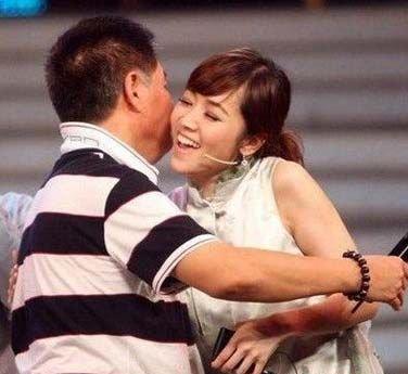 范冰冰激吻李小璐爆乳 <em>好色女星</em>炒作无底线53