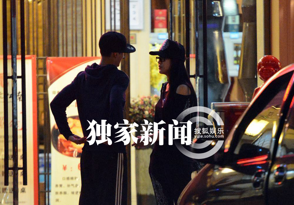 独家:张峻宁与<em>长发美女</em>吃饭 热聊2小时581852