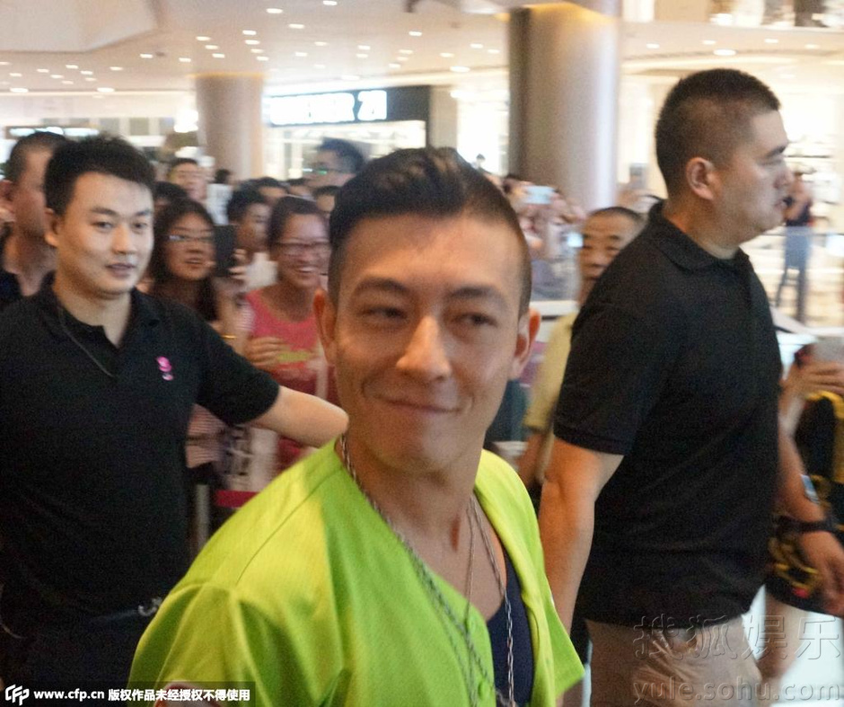 陈冠希呛声狗仔称不会变 顶独特发型亮相痞气足7928524-娱乐频道图片库-大视野-搜狐