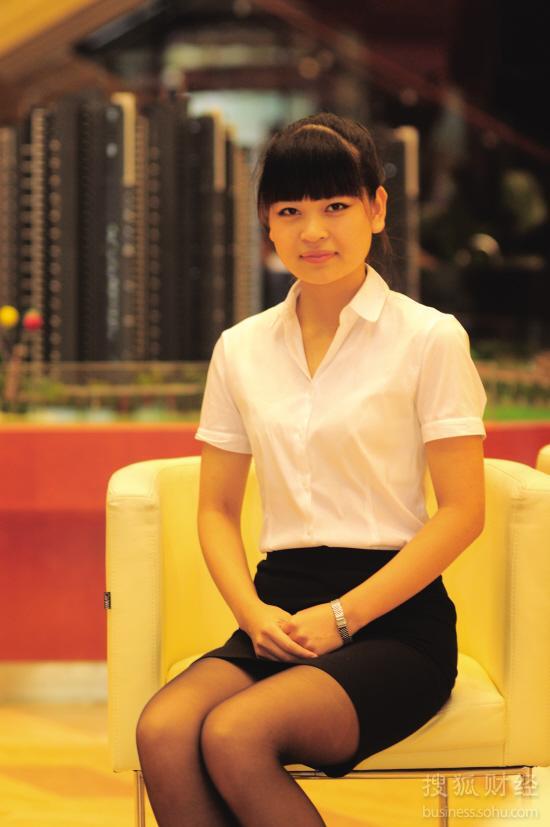 揭售楼小姐苦肉计 谈笑间勾走你钱包