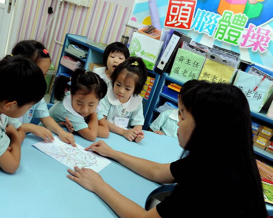 深港跨境学童图片