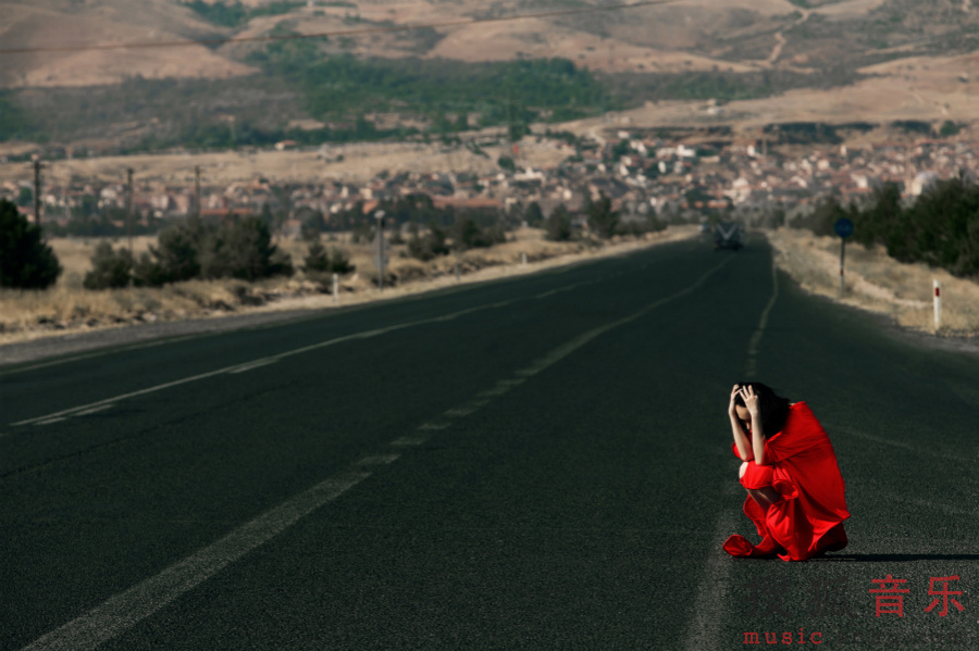 戚薇EP《失窃之物》发布 戚战神烈焰来袭59