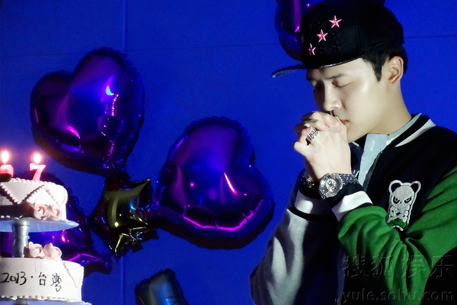 付辛博拍《班淑传奇》 200名粉丝组团为其庆生