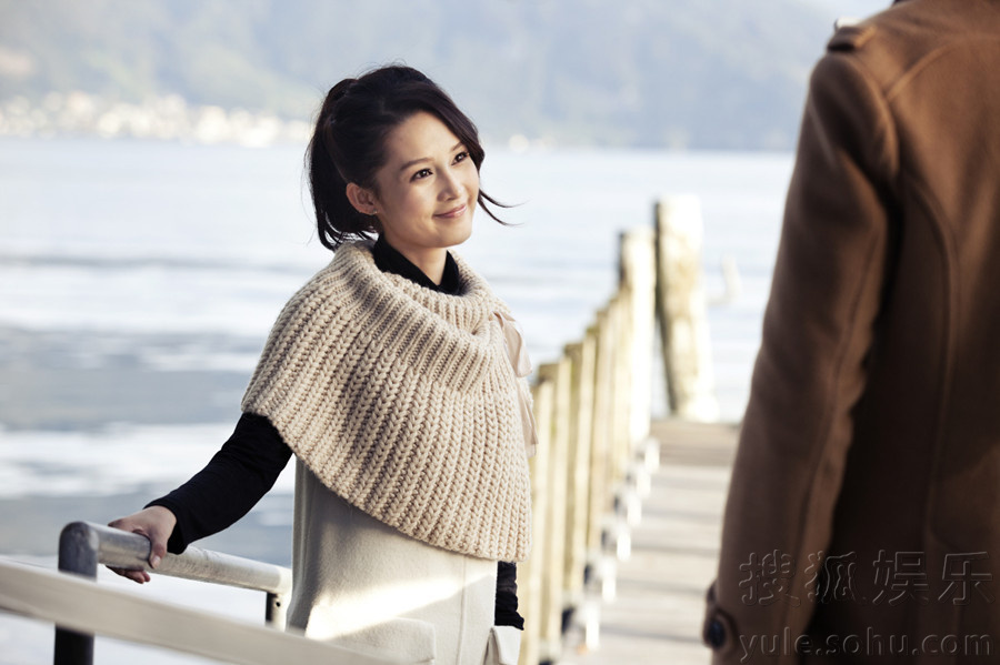 《璀璨人生》曝光唯美剧照 李沁可爱笑洒瑞士