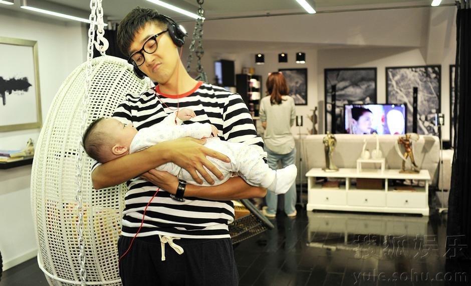 张铎《宝贝》热播 成史上最悲催武林萌主-娱