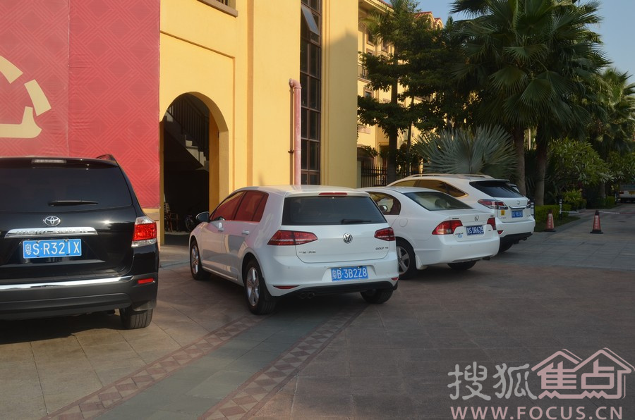 皇庭壹号公馆自驾看房满载而归 意向成交5套7