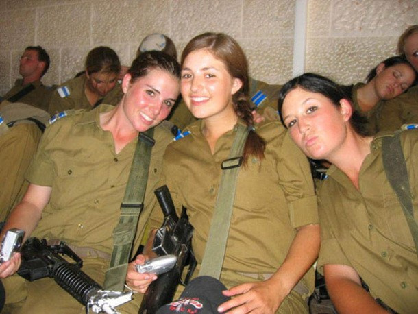 漂亮能干 风情万种的以色列女兵