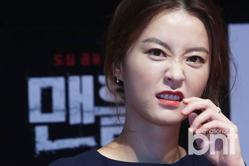 郑京浩金赛纶等出席电影《人孔》制作报告会7