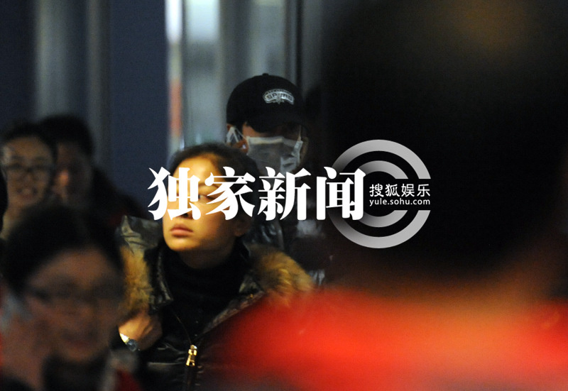 独家:张鲁一"武装"独自回京 私密别墅曝光