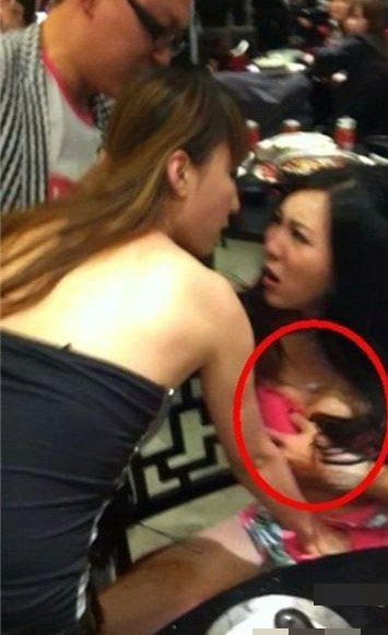 <em>姑娘</em>打架真凶 扒衣扯裤<em>肉搏</em>5611240-Wap频道