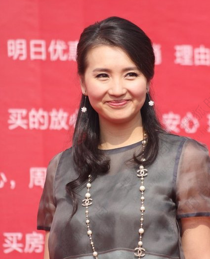 女星外貌缺陷:赵薇突鼻子章子怡歪下巴(1\/20)