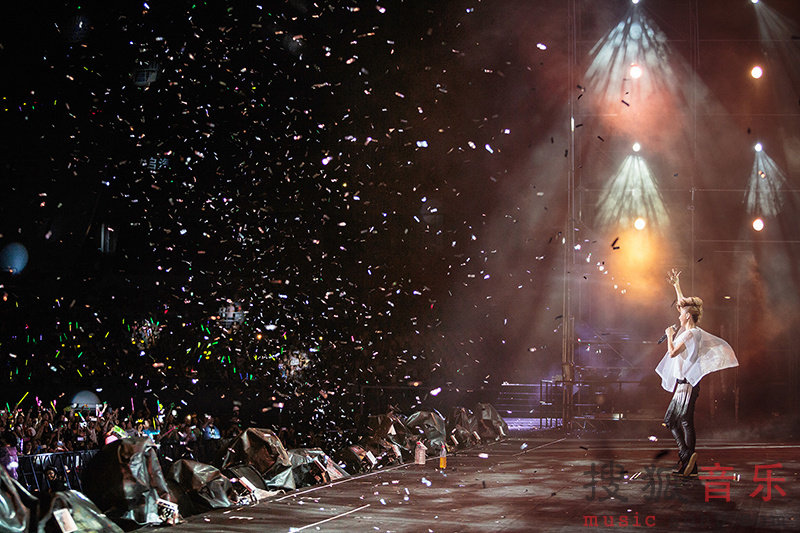 孙燕姿南宁个唱温暖爆棚 身体 微恙 中途请假7