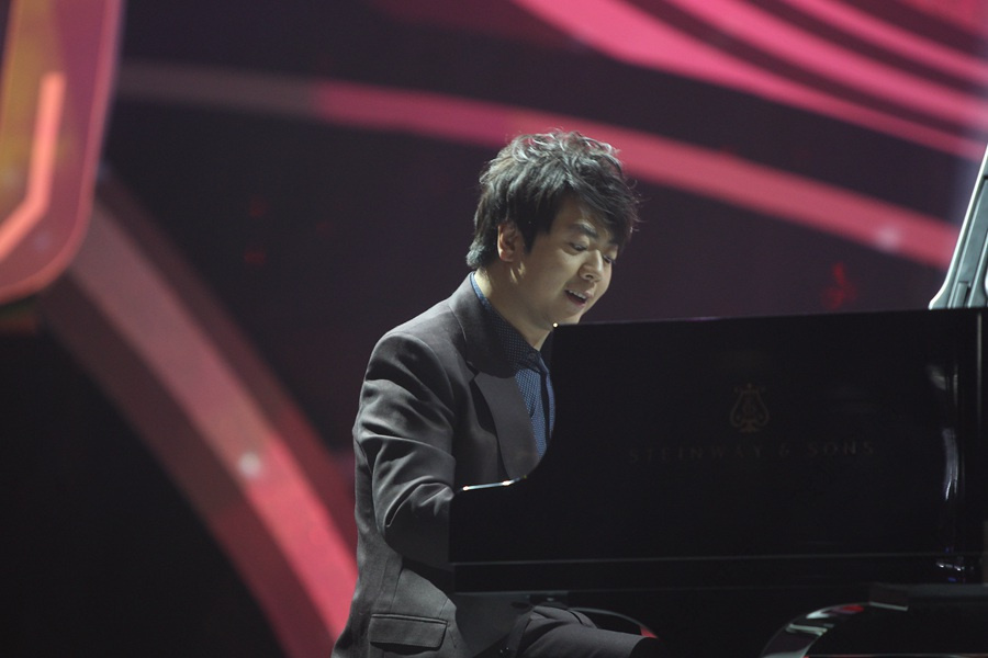 第二届搜狐时尚盛典 朗朗钢琴独奏6044840-搜