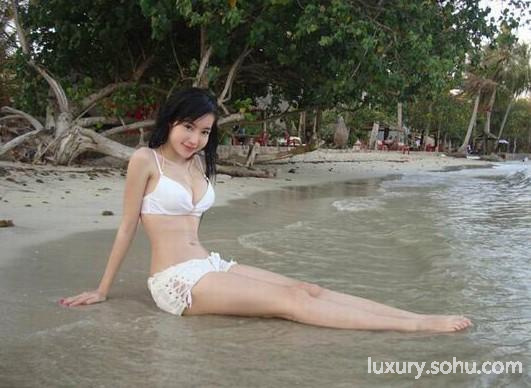 越南航空惊现比基尼秀 <em>乘客</em>大呼受不了60291