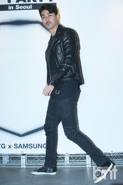 YG旗下众艺人亮相出席服饰品牌发布会引关注