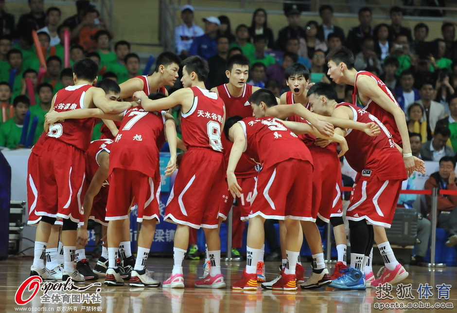 高清:全运会青年男篮决赛 辽宁战胜解放军夺冠