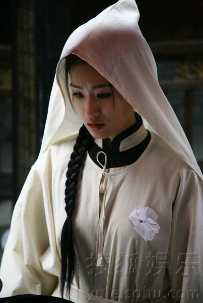美女戴孝图片_美女戴孝流程_用孝布绑女人戴孝图片