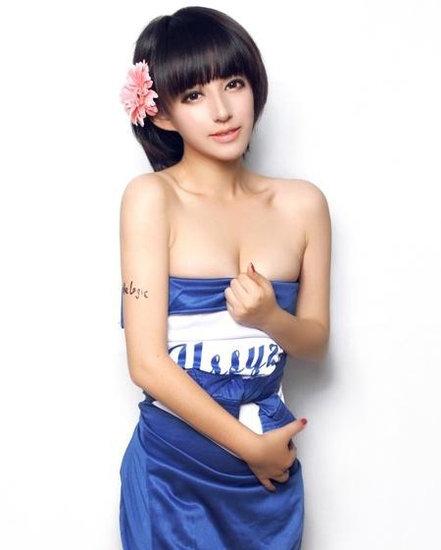 中学生拍摄校服写真图片