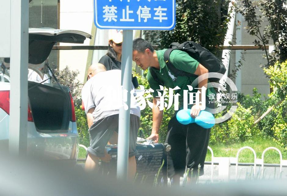 何洁男友图片