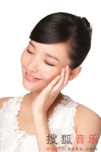 金莎做代言当老板 首推美白嫩肤写真 小恩 新浪博客