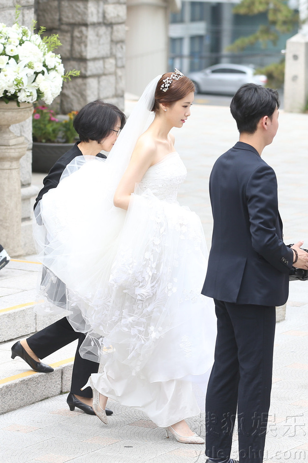 eric罗惠美举行大婚 神话集体助阵担任伴郎