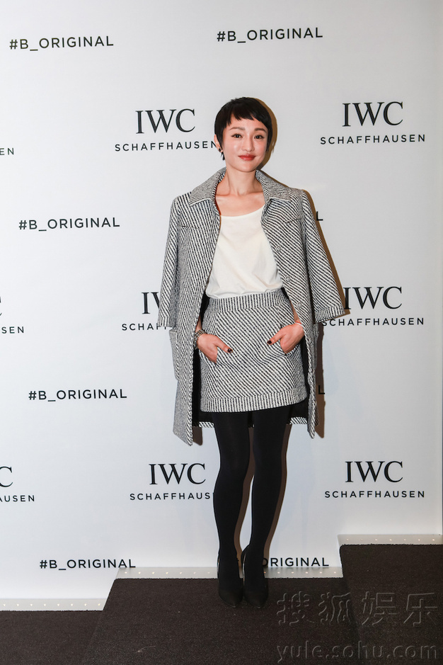  周迅帅气现身瑞士 _红高粱周迅替身照片_周迅