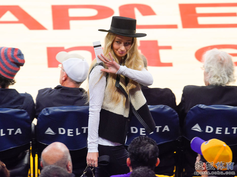 尼克杨迎人生大喜 生日派对向女友求婚成功(图