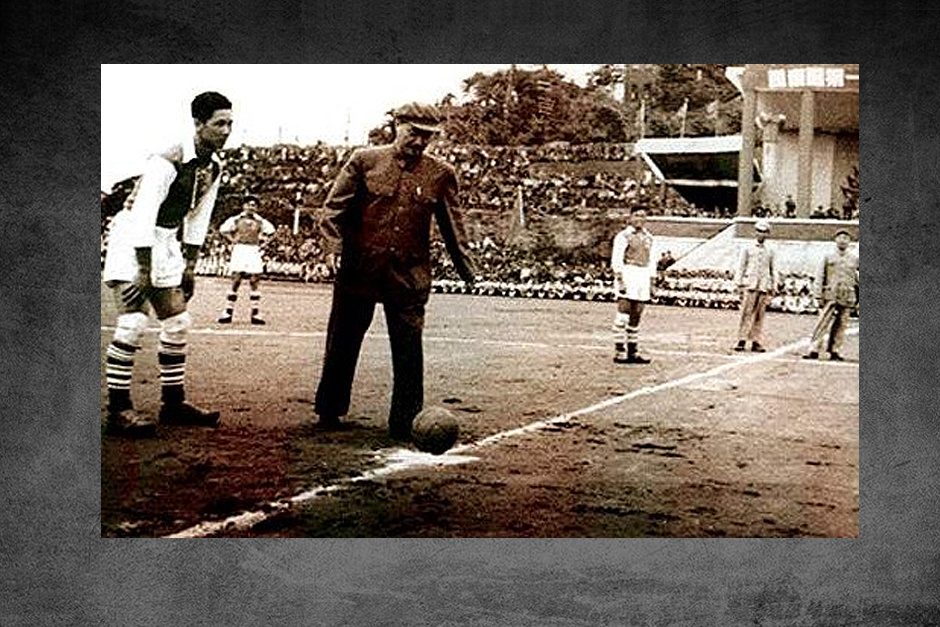 中国领袖爱足球:邓小平痛批国足踢假球